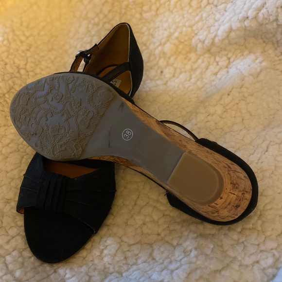 Steve Madden Wedge - Picture 3 of 3